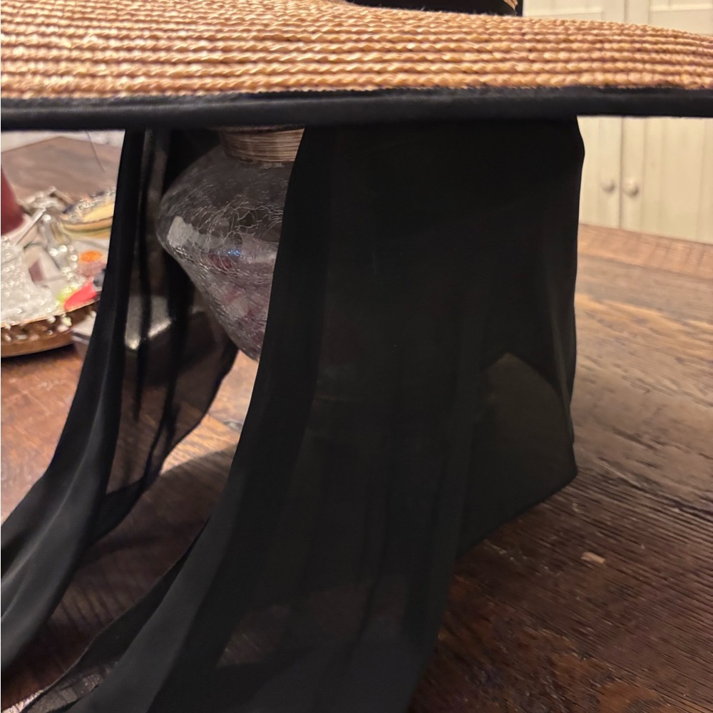 Studio kokin Black and Tan Straw large 6” brim Hat